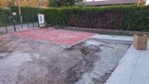 Fotografija izvodjenja radova koji su u toku sa nasim crvenim betonskim plocama